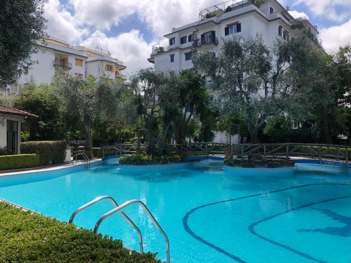 Casa Mami - Luxury Apartment And Pool - Сорренто Екстер'єр фото